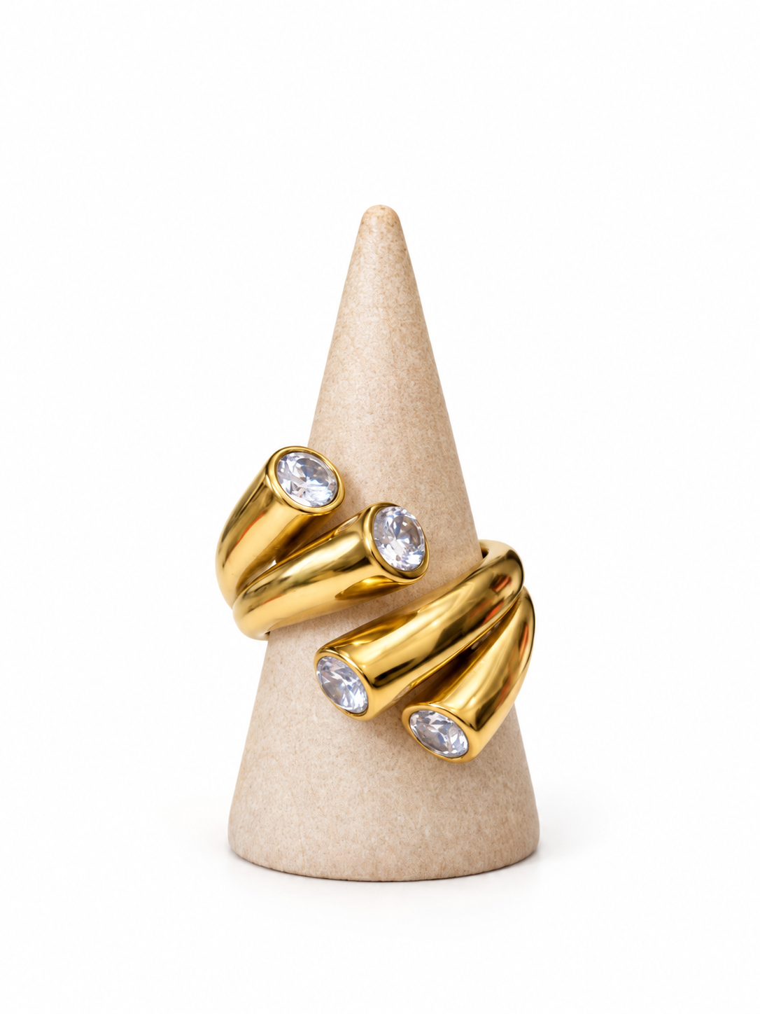 Anillo dorado con circonias