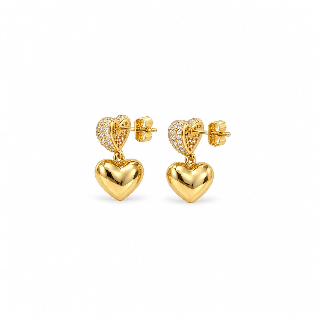 Aretes Doble Corazón Destello - Vista lateral mostrando corazón con cristales y colgante dorado