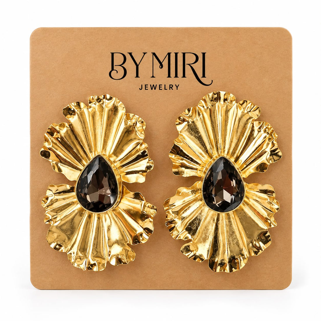Aretes Flor Ámbar con diseño floral dorado y cristal facetado en tono ámbar ahumado