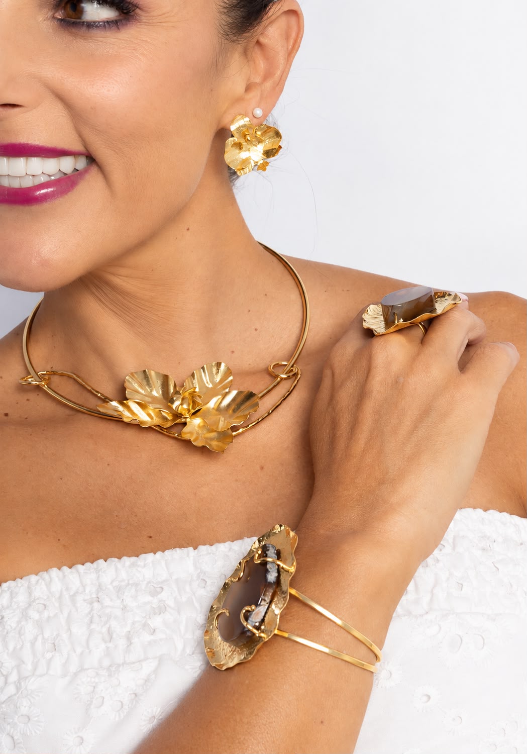 Collar Orquídea Dorada 🌸✨